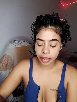 Snapshot of Fanny_Klean chatting on November 7, 2025, 2:44 am Fanny Klean online show from November 7, 2025, 2:44 am