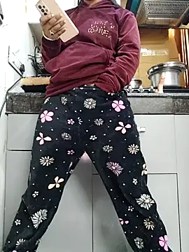 Manpreet kaur21 online show from January 10, 2025, 8:29 am