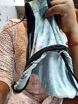 Manpreet kaur21 online show from February 2, 2025, 6:48 am