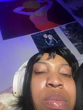 KimiAqua online show from November 25, 2025, 11:49 pm