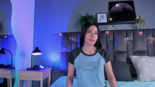 Snapshot of AmyPalmmer chatting on December 18, 2025, 11:38 am AmyPalmmer online show from December 18, 2025, 11:38 am