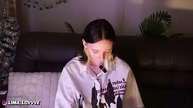 Snapshot of LimaLexxx chatting on December 22, 2025, 5:21 pm LimaLexxx online show from December 22, 2025, 5:21 pm