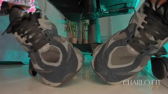 Snapshot of charlotte__grey chatting on January 8, 2026, 8:22 pm charlotte grey online show from January 8, 2026, 8:22 pm