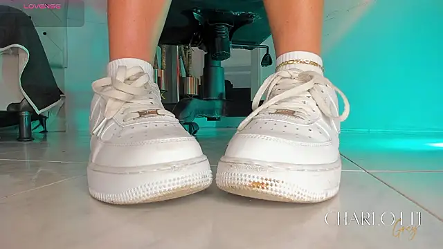 Snapshot of charlotte__grey chatting on February 5, 2026, 7:18 pm charlotte grey online show from February 5, 2026, 7:18 pm