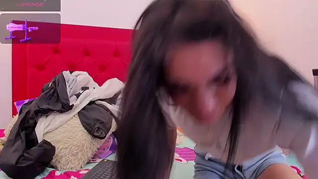 Mia thompson 19 online show from February 21, 2025, 11:10 pm