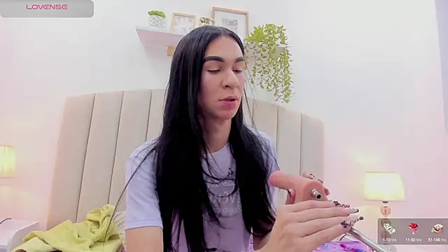 Mia thompson 19 online show from September 10, 2025, 8:09 pm