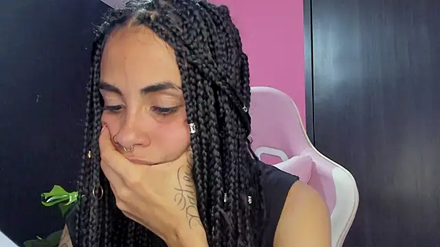 Juanadearco5 online show from December 7, 2024, 12:30 am