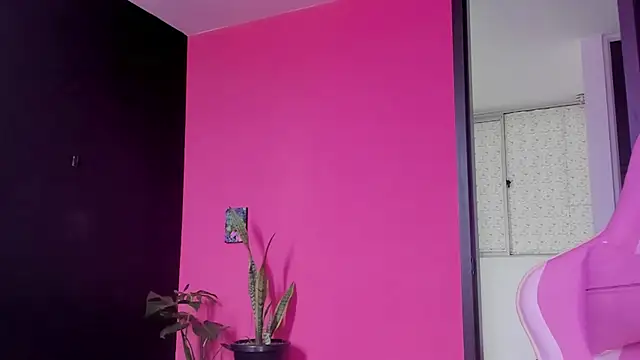 Juanadearco5 online show from December 8, 2024, 5:01 pm