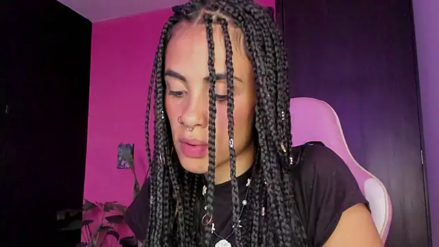 Juanadearco5 online show from December 9, 2024, 9:37 pm