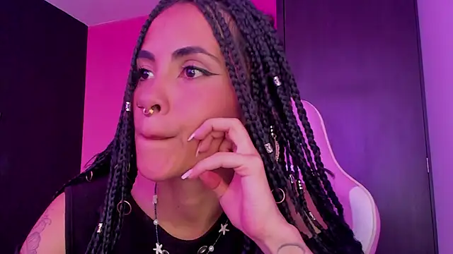 Juanadearco5 online show from December 14, 2024, 5:14 pm