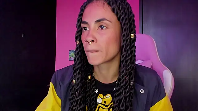 Juanadearco5 online show from December 23, 2024, 9:51 pm