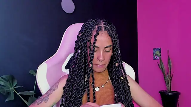 Juanadearco5 online show from January 16, 2025, 8:36 pm