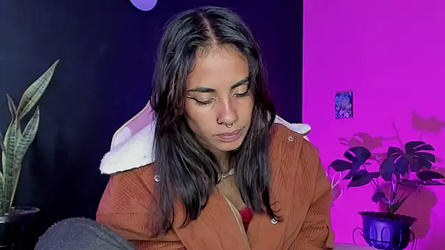 Juanadearco5 online show from February 11, 2025, 3:29 pm