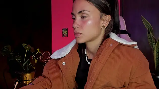 Juanadearco5 online show from March 14, 2025, 9:21 pm