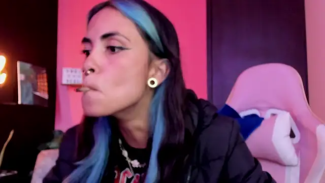 Juanadearco5 online show from September 23, 2025, 8:56 pm