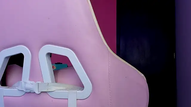 Juanadearco5 online show from November 19, 2025, 8:20 pm