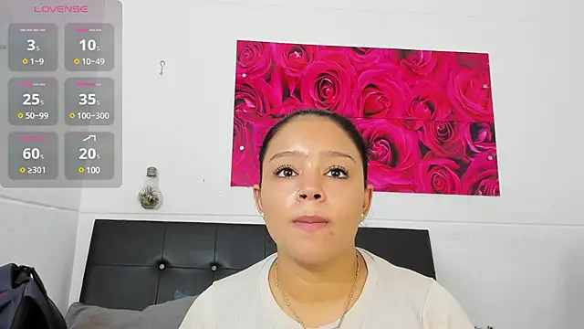 Snapshot of Tiffanny_Rose_ chatting on December 21, 2024, 6:23 pm Tiffanny Rose online show from December 21, 2024, 6:23 pm