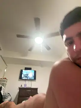 elwhite1996 online show from November 23, 2025, 7:19 am