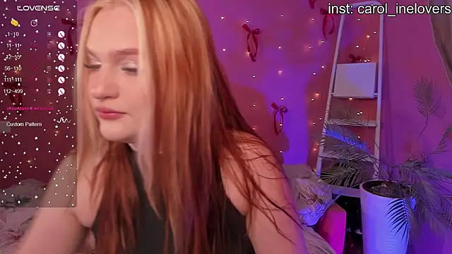 Snapshot of CarolineLovers chatting on February 4, 2026, 9:53 pm CarolineLovers online show from February 4, 2026, 9:53 pm