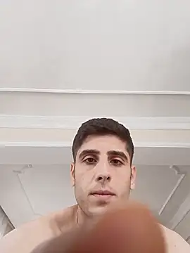 arenn1997 online show from October 22, 2025, 12:16 pm