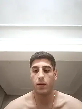 arenn1997 online show from October 26, 2025, 12:05 am