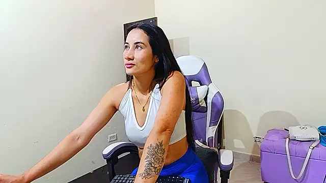 Cataleyalove ADY online show from February 22, 2026, 11:36 pm