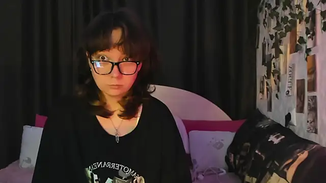 dreamgirllovee online show from September 19, 2025, 4:14 am