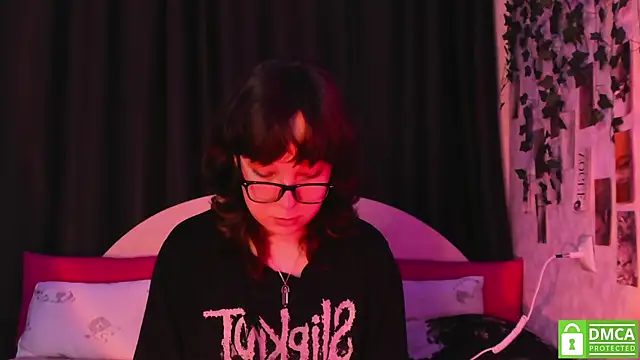 dreamgirllovee online show from September 23, 2025, 2:36 am