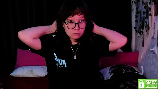 dreamgirllovee online show from October 20, 2025, 9:04 pm