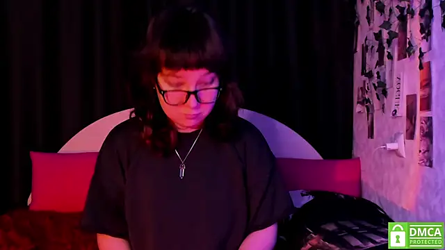 dreamgirllovee online show from November 6, 2025, 11:48 pm