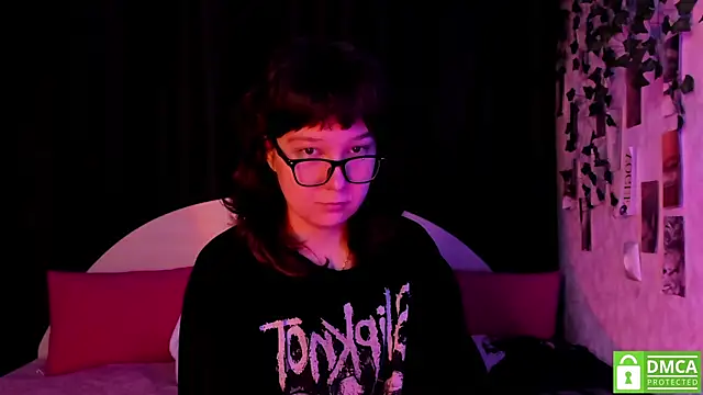 dreamgirllovee online show from November 10, 2025, 10:42 pm