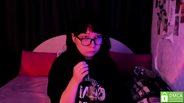 dreamgirllovee online show from December 19, 2025, 1:12 am