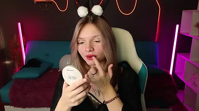 LitaBrom online show from December 20, 2024, 4:42 am