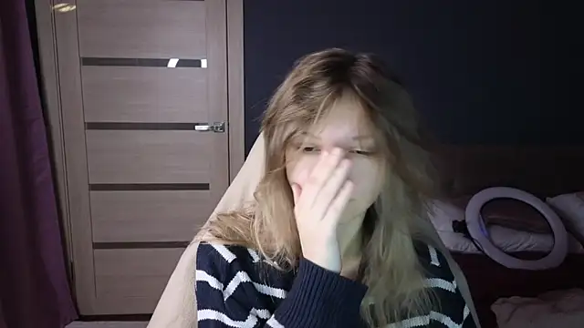 LitaBrom online show from October 14, 2025, 1:39 am