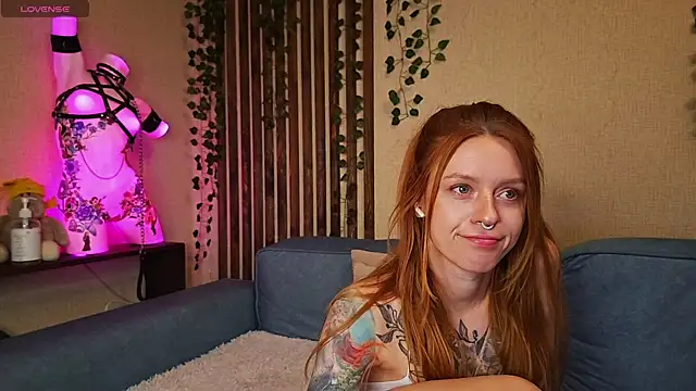 Snapshot of _SweetFox_ chatting on September 12, 2025, 12:55 am  SweetFox  online show from September 12, 2025, 12:55 am