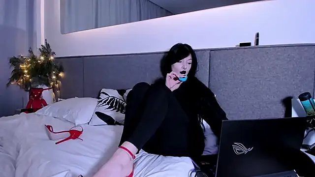 Snapshot of _Goddess_Misha_ chatting on January 5, 2025, 11:12 pm  Goddess Misha  online show from January 5, 2025, 11:12 pm