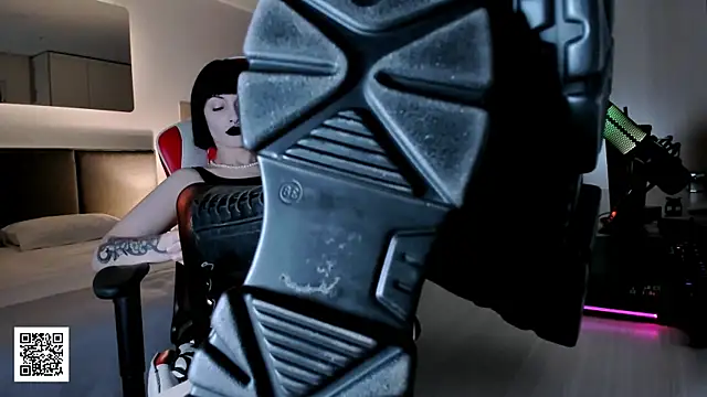 Snapshot of _Goddess_Misha_ chatting on November 9, 2025, 9:02 pm Goddess Misha online show from November 9, 2025, 9:02 pm