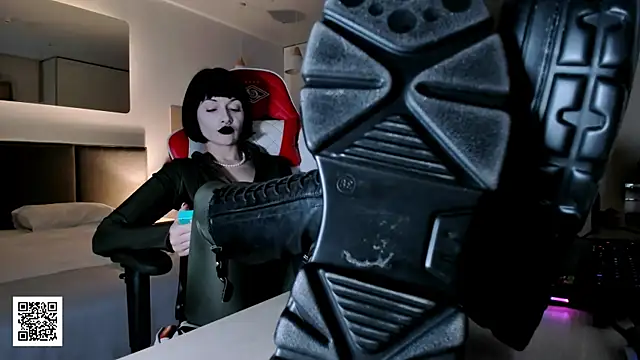 Snapshot of _Goddess_Misha_ chatting on November 10, 2025, 10:09 pm Goddess Misha online show from November 10, 2025, 10:09 pm