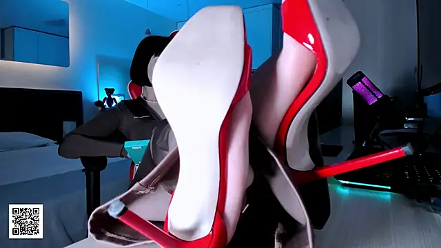 Snapshot of _Goddess_Misha_ chatting on November 30, 2025, 5:50 pm Goddess Misha online show from November 30, 2025, 5:50 pm