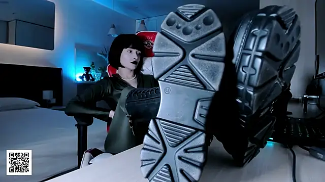 Snapshot of _Goddess_Misha_ chatting on December 18, 2025, 8:59 pm Goddess Misha online show from December 18, 2025, 8:59 pm