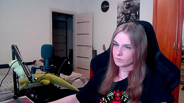 stellablondy online show from February 24, 2025, 5:20 pm