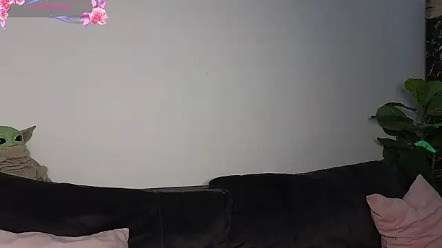 ReyaSophia online show from December 21, 2025, 8:05 pm