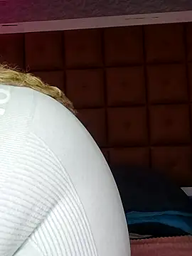 ELLA KELLY online show from October 22, 2025, 11:54 am