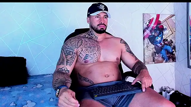 Snapshot of Cristian_Walker chatting on November 26, 2025, 11:00 am Cristian Walker online show from November 26, 2025, 11:00 am