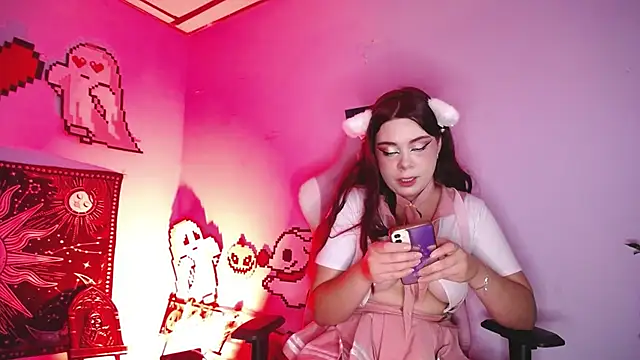 Erza escarleth online show from October 24, 2025, 10:06 pm