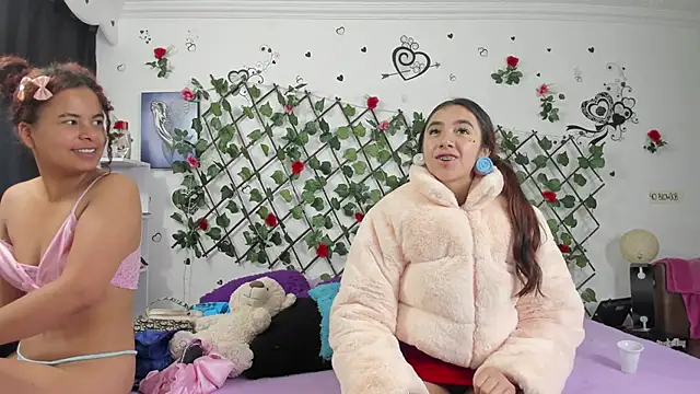 Snapshot of 1lovelygirls chatting on January 4, 2025, 11:33 am 1lovelygirls online show from January 4, 2025, 11:33 am