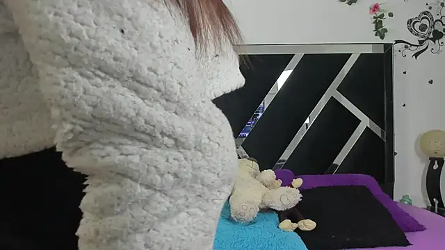 Snapshot of 1lovelygirls chatting on January 24, 2025, 11:48 am 1lovelygirls online show from January 24, 2025, 11:48 am