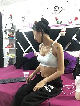 Snapshot of 1lovelygirls chatting on September 19, 2025, 12:06 pm 1lovelygirls online show from September 19, 2025, 12:06 pm