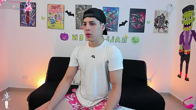 jonathanjoestar  online show from November 3, 2025, 9:59 pm