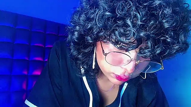 kuromi69 online show from March 11, 2025, 10:51 am